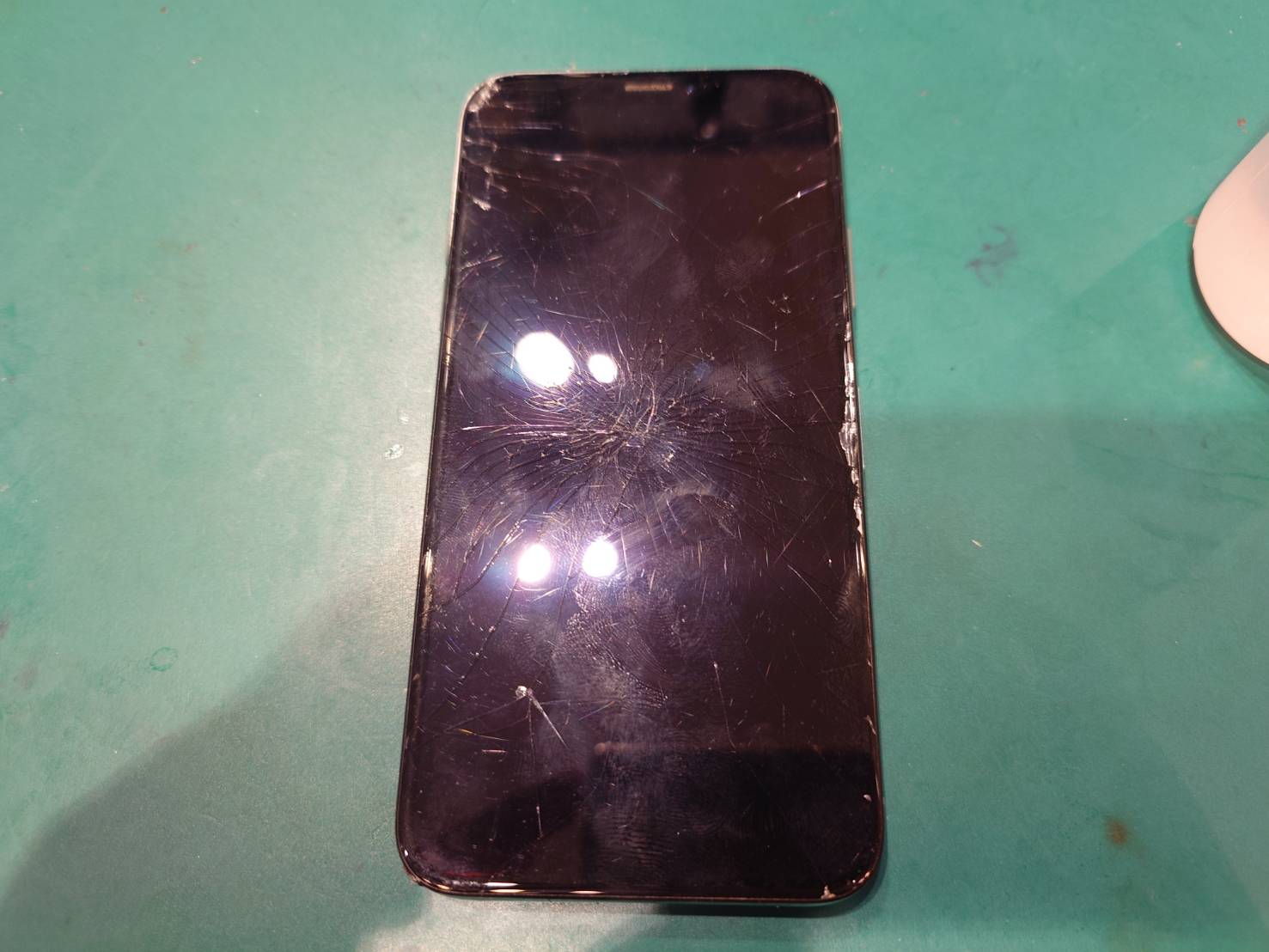 【三田よりご来店】iPhoneXのガラス割れ修理をご依頼いただきました！
